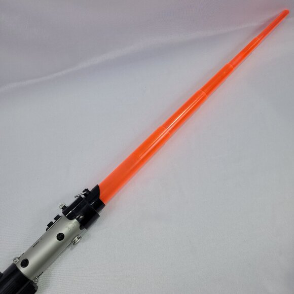 Star Wars Darth Vader Force Action Lightsaber Electronic 2005 Red Blade - Picture 2 of 2